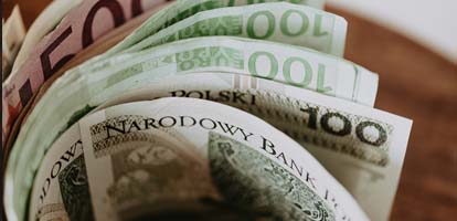 Kredyt gotówkowy ze stałym oprocentowaniem w 2025 roku - ekspert wyjaśnia!